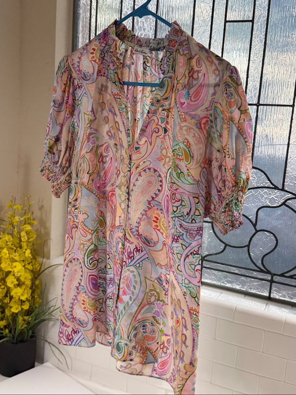 Robert Graham Silk +Viscose Blouse . EUC. Size M